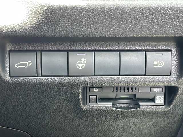 トヨタ ＲＡＶ４ G Zパッケージ 三重県 2019(令1)年 3.7万km ホワイトパールクリスタルシャイン 純正９型ナビ　フルセグＴＶ　Bluetooth対応　衝突軽減ブレーキ　レーンキープ　追従型クルーズコントロール　BSM　標識認識　デジタルインナーミラー　ビルトインETC　電動リアゲート　パワーシート　シートヒーター　ステアリングヒーター　シートメモリー　純正アルミ19インチ　オートライト　サイドエアバック　LEDヘッドライト　フォグランプ