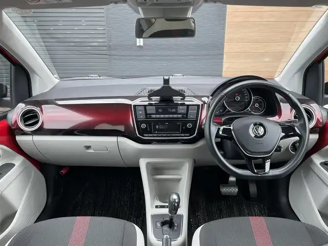 フォルクスワーゲン アップ！ ルーフ アップ！ 宮崎県 2017(平29)年 1.6万km トルネードレッド 純正オーディオ/・Bluetooth /・AUX/クルーズコントロール/前席シートヒーター/アイドリングストップ/ハロゲンヘッドライト/フロントフォグランプ/オートライト/後方コーナーセンサー/純正フロアマット