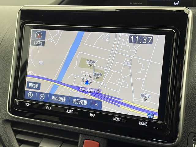 トヨタ ノア ハイブリッド G 千葉県 2021(令3)年 7.4万km ホワイトパールクリスタルシャイン 純正ナビ/　CD/DVD/Bluetooth/フルセグTV　/トヨタセーフティセンス/クルーズコントロール/車線逸脱警報/衝突軽減ブレーキ/クリアランスソナー/先行車発進警報/オートハイビーム/純正後席モニター/前席シートヒーター/両側パワスラ/ビルトインＥＴＣ２．０/前後ドラレコ/ＬＥＤライト/フォグランプ/ＡＣ１００Ｖ/シートバックテーブル/ロールサンシェード/フロアマット