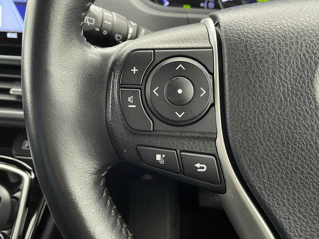 トヨタ ノア ハイブリッド G 千葉県 2021(令3)年 7.4万km ホワイトパールクリスタルシャイン 純正ナビ/　CD/DVD/Bluetooth/フルセグTV　/トヨタセーフティセンス/クルーズコントロール/車線逸脱警報/衝突軽減ブレーキ/クリアランスソナー/先行車発進警報/オートハイビーム/純正後席モニター/前席シートヒーター/両側パワスラ/ビルトインＥＴＣ２．０/前後ドラレコ/ＬＥＤライト/フォグランプ/ＡＣ１００Ｖ/シートバックテーブル/ロールサンシェード/フロアマット