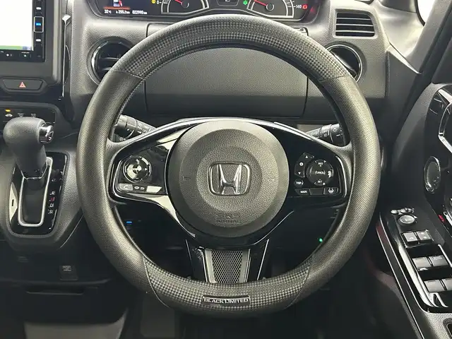 ホンダ Ｎ ＢＯＸ カスタム L 岡山県 2023(令5)年 2.3万km プラチナホワイトパール 純正ナビ　(VXM-224VFi)/【CD/DVD再生/BT/フルセグ/USB】/両側電動スライドドア/レーダークルーズコントロール/ビルトインＥＴＣ　/シートヒーター　前席/ＬＥＤヘッドライト　/バックカメラ/コーナセンサー　後　/オートハイビーム　/禁煙車/スペアキー×1/オートブレーキホールド/アイドリングストップ/シートバックテーブル/後席サンシェイド/ドアバイザー/ホンダセンシング