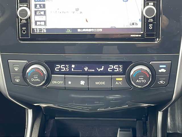 日産 ティアナ XL 富山県 2016(平28)年 6万km ダークメタルグレー 純正SDナビ/フルセグ/バックカメラ/ETC/コーナーセンサー/衝突軽減ブレーキ/革巻きステアリング/パワーシート/スペアキー/LEDヘッドライト