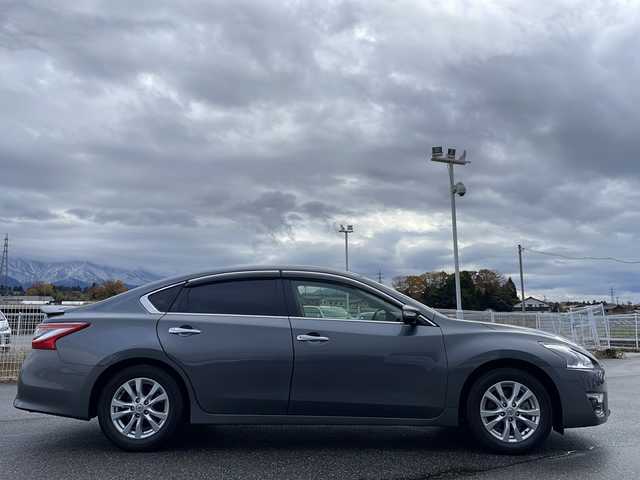 日産 ティアナ XL 富山県 2016(平28)年 6万km ダークメタルグレー 純正SDナビ/フルセグ/バックカメラ/ETC/コーナーセンサー/衝突軽減ブレーキ/革巻きステアリング/パワーシート/スペアキー/LEDヘッドライト