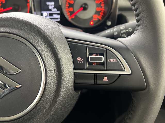 スズキ ジムニー ノマド FC 道央・札幌 2025(令7)年 0.1万km アークティックホワイトパール ・4WD//・スズキセーフティーサポート/・デュアルカメラブレーキアシスト/・前方・後方誤発進抑制機能/・後進時ブレーキサポート/・アダプティブクルーズコントロール/・社外ディスプレイオーディオ/・車線逸脱・ふらつき警報機能/・ハイビームアシスト/・ヒルディセントコントロール/・ブレーキLSDトラクションコントロール/・スマートキー2個/・LEDライト/F・Rフォグ/・新車時保証書・取扱説明書