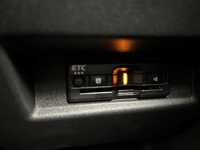 スズキ ジムニー ノマド FC 道央・札幌 2025(令7)年 0.1万km アークティックホワイトパール ・4WD//・スズキセーフティーサポート/・デュアルカメラブレーキアシスト/・前方・後方誤発進抑制機能/・後進時ブレーキサポート/・アダプティブクルーズコントロール/・社外ディスプレイオーディオ/・車線逸脱・ふらつき警報機能/・ハイビームアシスト/・ヒルディセントコントロール/・ブレーキLSDトラクションコントロール/・スマートキー2個/・LEDライト/F・Rフォグ/・新車時保証書・取扱説明書