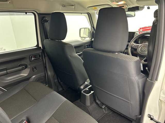 スズキ ジムニー ノマド FC 道央・札幌 2025(令7)年 0.1万km アークティックホワイトパール ・4WD//・スズキセーフティーサポート/・デュアルカメラブレーキアシスト/・前方・後方誤発進抑制機能/・後進時ブレーキサポート/・アダプティブクルーズコントロール/・社外ディスプレイオーディオ/・車線逸脱・ふらつき警報機能/・ハイビームアシスト/・ヒルディセントコントロール/・ブレーキLSDトラクションコントロール/・スマートキー2個/・LEDライト/F・Rフォグ/・新車時保証書・取扱説明書