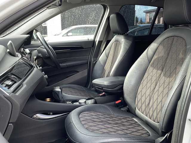 ＢＭＷ Ｘ１ xDrive 18d xライン 長野県 2017(平29)年 8.9万km ミネラルホワイト 禁煙車/4WD/ターボ/純正HDDナビ/・CD/DVD/Bluetooth/AUX/USB入力端子/バックカメラ/アイドリングストップ/ハーフレザーシート/純正AW/横滑り防止装置/コーナーセンサー/ダウンヒルアシストコントロール/ミラーインETC/ドライブレコーダー/LIMボタン(ドアロックボタン)/ブレーキホールド/ルーフレール/革巻きステアリング/ステアリングスイッチ/スマートキー/プッシュスタート/電動格納ミラー/カーテンエアバック