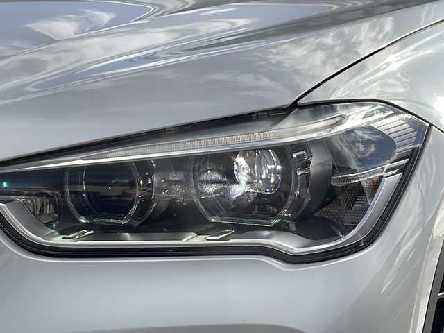 ＢＭＷ Ｘ１ xDrive 18d xライン 長野県 2017(平29)年 8.9万km ミネラルホワイト 禁煙車/4WD/ターボ/純正HDDナビ/・CD/DVD/Bluetooth/AUX/USB入力端子/バックカメラ/アイドリングストップ/ハーフレザーシート/純正AW/横滑り防止装置/コーナーセンサー/ダウンヒルアシストコントロール/ミラーインETC/ドライブレコーダー/LIMボタン(ドアロックボタン)/ブレーキホールド/ルーフレール/革巻きステアリング/ステアリングスイッチ/スマートキー/プッシュスタート/電動格納ミラー/カーテンエアバック