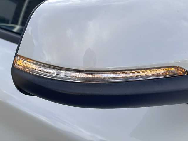 ＢＭＷ Ｘ１ xDrive 18d xライン 長野県 2017(平29)年 8.9万km ミネラルホワイト 禁煙車/4WD/ターボ/純正HDDナビ/・CD/DVD/Bluetooth/AUX/USB入力端子/バックカメラ/アイドリングストップ/ハーフレザーシート/純正AW/横滑り防止装置/コーナーセンサー/ダウンヒルアシストコントロール/ミラーインETC/ドライブレコーダー/LIMボタン(ドアロックボタン)/ブレーキホールド/ルーフレール/革巻きステアリング/ステアリングスイッチ/スマートキー/プッシュスタート/電動格納ミラー/カーテンエアバック