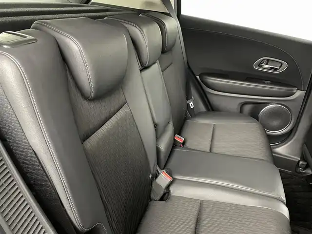 ホンダ ヴェゼル ハイブリッド Z ホンダセンシング 福島県 2018(平30)年 6.8万km ミッドナイトブルービームM ホンダセンシング/・衝突軽減ブレーキシステム/・路外逸脱抑制機能/・アダプティブクルーズコントロール/社外ナビゲーション/・型式：CN-E320D/・BluetoothTVCD/・バックカメラ/・ETC/前方ドライブレコーダー/プッシュスタート/・スマートキー/・スペアキー/電子パーキング/・オートホールド/革巻きステアリング/・ステアリングスイッチ/電動格納ミラー/ドアバイザー/純正フロアマット/LEDライト/・フォグライト