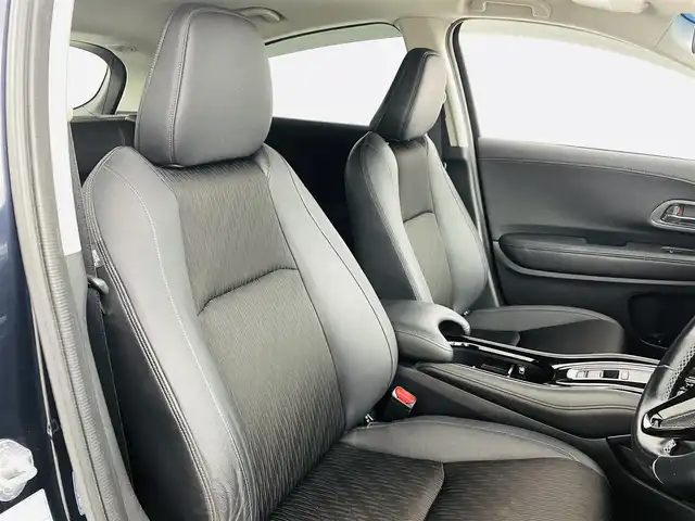 ホンダ ヴェゼル ハイブリッド Z ホンダセンシング 福島県 2018(平30)年 6.8万km ミッドナイトブルービームM ホンダセンシング/・衝突軽減ブレーキシステム/・路外逸脱抑制機能/・アダプティブクルーズコントロール/社外ナビゲーション/・型式：CN-E320D/・BluetoothTVCD/・バックカメラ/・ETC/前方ドライブレコーダー/プッシュスタート/・スマートキー/・スペアキー/電子パーキング/・オートホールド/革巻きステアリング/・ステアリングスイッチ/電動格納ミラー/ドアバイザー/純正フロアマット/LEDライト/・フォグライト