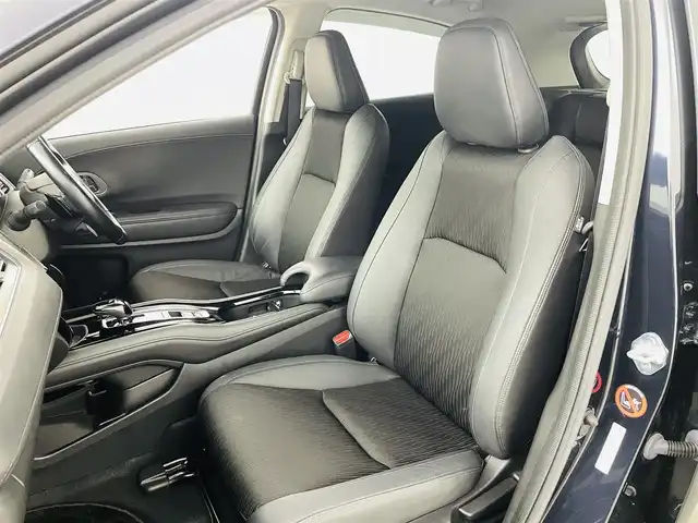 ホンダ ヴェゼル ハイブリッド Z ホンダセンシング 福島県 2018(平30)年 6.8万km ミッドナイトブルービームM ホンダセンシング/・衝突軽減ブレーキシステム/・路外逸脱抑制機能/・アダプティブクルーズコントロール/社外ナビゲーション/・型式：CN-E320D/・BluetoothTVCD/・バックカメラ/・ETC/前方ドライブレコーダー/プッシュスタート/・スマートキー/・スペアキー/電子パーキング/・オートホールド/革巻きステアリング/・ステアリングスイッチ/電動格納ミラー/ドアバイザー/純正フロアマット/LEDライト/・フォグライト