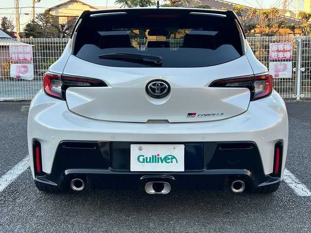 トヨタ ＧＲカローラ RZ 静岡県 2023(令5)年 0.9万km プラチナホワイトパールマイカ ~6MT＆4WD~/ユーザー買取車両/ワンオーナー/純正ナビ/　【BT/地デジフルセグTV/Miracast】/純正LEDヘッドライト/純正18インチAW/レーダークルーズコントロール/レーンキープアシスト/GR専用キャリパー/GR専用フロアマット/ハーフレザーシート/シートヒーター/ステアリングヒーター/バックカメラ/置くだけ充電/USBタイプCポート/スマートキー/プッシュスタート/新車時保証書/取扱説明書/スペアキー×1