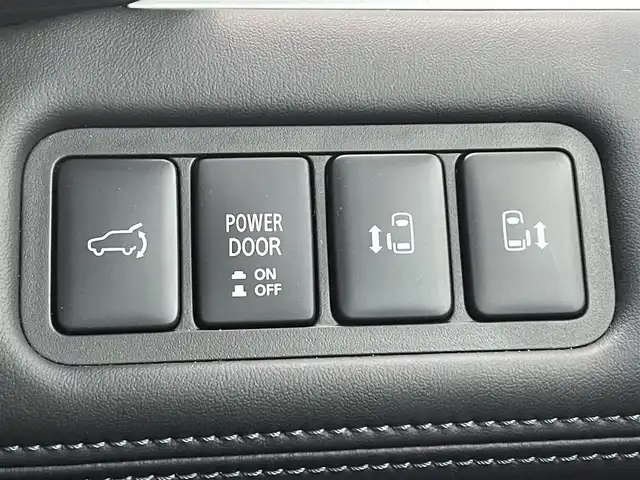 三菱 デリカＤ：５ P 福岡県 2022(令4)年 0.5万km グラファイトグレーメタリック/ブラックマイカ ALPINE11型ナビ(フルセグTV/CD/DVD/BT)/全方位/オートホールド/ブラインドスポット/クルコン/ドラレコ/両側電動/電動リア/ETC/シートヒーター/ハンドルヒーター/USB/純正LED/純正アルミホイール/スペアキー/スマートキー/プッシュスタート