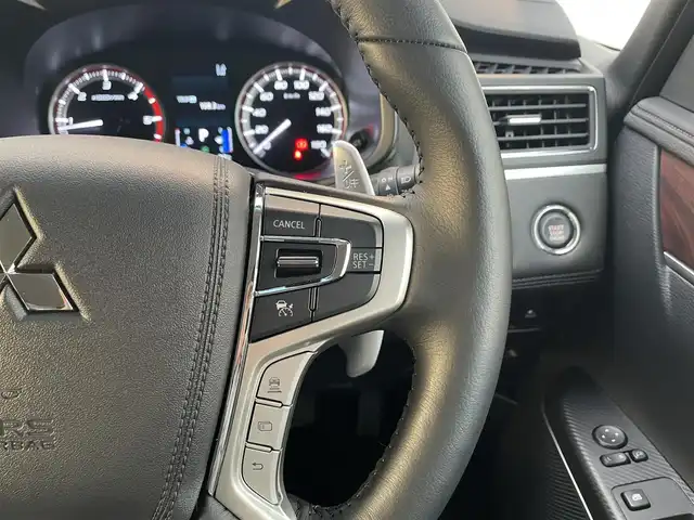 三菱 デリカＤ：５ P 福岡県 2022(令4)年 0.5万km グラファイトグレーメタリック/ブラックマイカ ALPINE11型ナビ(フルセグTV/CD/DVD/BT)/全方位/オートホールド/ブラインドスポット/クルコン/ドラレコ/両側電動/電動リア/ETC/シートヒーター/ハンドルヒーター/USB/純正LED/純正アルミホイール/スペアキー/スマートキー/プッシュスタート