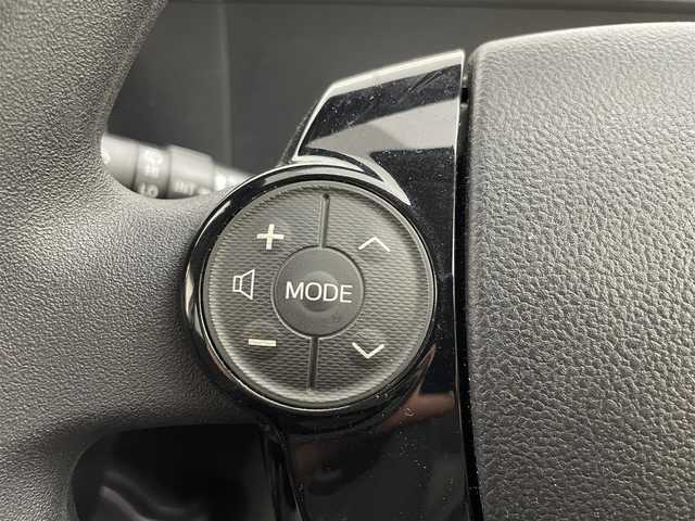 トヨタ アクア S スタイルブラック 茨城県 2016(平28)年 6.5万km ライムホワイトパールクリスタルシャイン 純正9型ナビ/バックカメラ/フルセグ/衝突被害軽減ブレーキ/車線逸脱抑制装置/オートマチックハイビーム/ETC/純正15インチAW/LEDヘッドライト/スマートキー