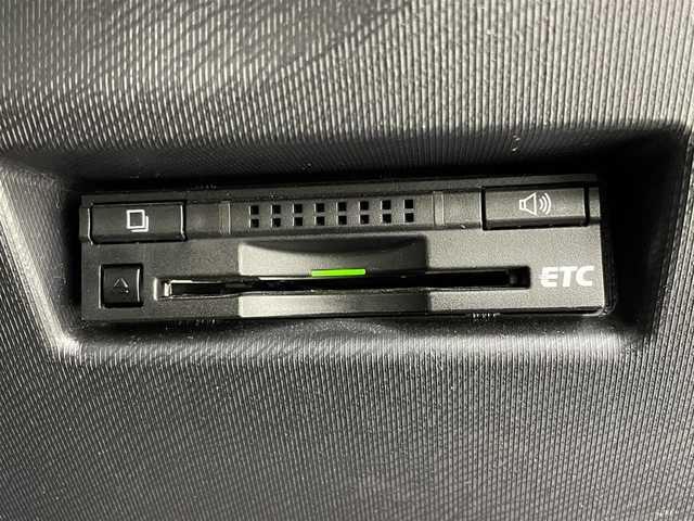 トヨタ アクア S スタイルブラック 茨城県 2016(平28)年 6.5万km ライムホワイトパールクリスタルシャイン 純正9型ナビ/バックカメラ/フルセグ/衝突被害軽減ブレーキ/車線逸脱抑制装置/オートマチックハイビーム/ETC/純正15インチAW/LEDヘッドライト/スマートキー