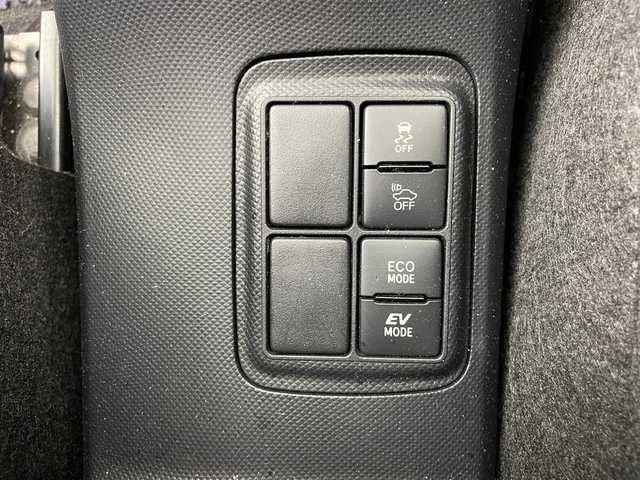 トヨタ アクア S スタイルブラック 茨城県 2016(平28)年 6.5万km ライムホワイトパールクリスタルシャイン 純正9型ナビ/バックカメラ/フルセグ/衝突被害軽減ブレーキ/車線逸脱抑制装置/オートマチックハイビーム/ETC/純正15インチAW/LEDヘッドライト/スマートキー