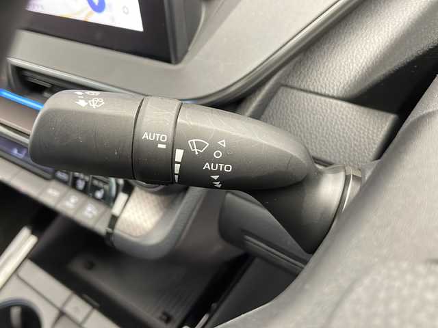 トヨタ プリウス Z 長野県 2023(令5)年 4.1万km プラチナホワイトパールマイカ 4WD/純正メモリナビ&フルセグTV&USB&BT/トヨタセーフティセンス/アダプティブクルーズコントロール/レーンキープアシスト/プリクラッシュセーフティ/クリアランスソナー/ブラインドスポットモニター/プロアクティブドライビングアシスト/パーキングサポートブレーキ/リアカメラディテクション/リアクロストラフィックアラート/オートマチックハイビーム/後方車両接近告知/安心降車アシスト/純正前方ドライブレコーダー/パワーバックドア/合皮シート/前席エアシート/前席シートヒーター/運転席パワーシート/運転席シートメモリ/ステアリングスイッチ/ステアリングヒーター/全方位カメラ/ビルトインETC2.0/LEDヘッドライト/オートライト/電動格納ミラー/ウィンカーミラー/ドアミラーヒーター/電動ホールド/オートホールド/純正19インチAW装着/純正フロアマット/フロントワイパーデアイサー/プッシュスタート/スマートキー/スペアキー1本