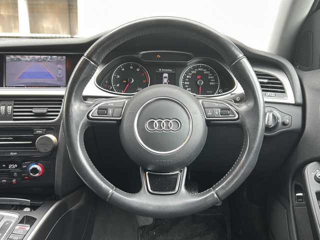 アウディ Ａ４ 2．0 TFSI クワトロ 愛知県 2012(平24)年 12.7万km ファントムブラックパールエフェクト 純正HDDナビ/フルセグTV・CD・DVD・Bluetooth・SD/前席パワーシート/Rライン専用サスペンション（純正サスペンションあり）/パークトロニック/パドルシフト/HIDヘッドライト/オートライト/本革巻きステアリング/アイドリングストップ/ビルトインETC/プッシュスタート/ISOFIX/電動格納ミラー/横滑り防止機能/純正フロアマット