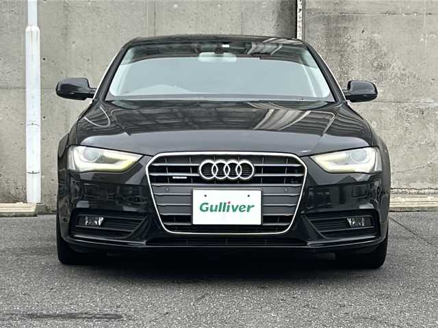アウディ Ａ４ 2．0 TFSI クワトロ 愛知県 2012(平24)年 12.7万km ファントムブラックパールエフェクト 純正HDDナビ/フルセグTV・CD・DVD・Bluetooth・SD/前席パワーシート/Rライン専用サスペンション（純正サスペンションあり）/パークトロニック/パドルシフト/HIDヘッドライト/オートライト/本革巻きステアリング/アイドリングストップ/ビルトインETC/プッシュスタート/ISOFIX/電動格納ミラー/横滑り防止機能/純正フロアマット