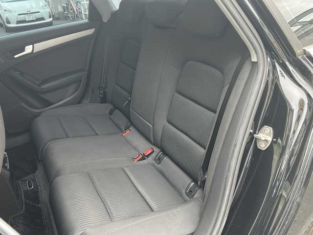 アウディ Ａ４ 2．0 TFSI クワトロ 愛知県 2012(平24)年 12.7万km ファントムブラックパールエフェクト 純正HDDナビ/フルセグTV・CD・DVD・Bluetooth・SD/前席パワーシート/Rライン専用サスペンション（純正サスペンションあり）/パークトロニック/パドルシフト/HIDヘッドライト/オートライト/本革巻きステアリング/アイドリングストップ/ビルトインETC/プッシュスタート/ISOFIX/電動格納ミラー/横滑り防止機能/純正フロアマット