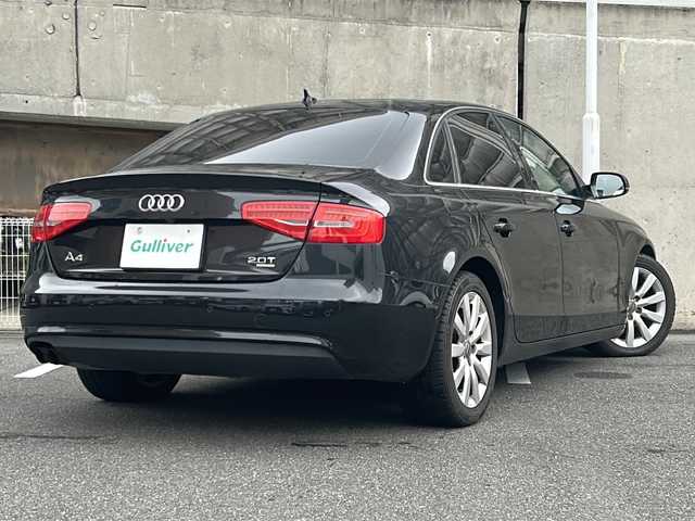 アウディ Ａ４ 2．0 TFSI クワトロ 愛知県 2012(平24)年 12.7万km ファントムブラックパールエフェクト 純正HDDナビ/フルセグTV・CD・DVD・Bluetooth・SD/前席パワーシート/Rライン専用サスペンション（純正サスペンションあり）/パークトロニック/パドルシフト/HIDヘッドライト/オートライト/本革巻きステアリング/アイドリングストップ/ビルトインETC/プッシュスタート/ISOFIX/電動格納ミラー/横滑り防止機能/純正フロアマット