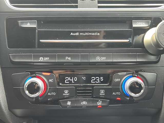 アウディ Ａ４ 2．0 TFSI クワトロ 愛知県 2012(平24)年 12.7万km ファントムブラックパールエフェクト 純正HDDナビ/フルセグTV・CD・DVD・Bluetooth・SD/前席パワーシート/Rライン専用サスペンション（純正サスペンションあり）/パークトロニック/パドルシフト/HIDヘッドライト/オートライト/本革巻きステアリング/アイドリングストップ/ビルトインETC/プッシュスタート/ISOFIX/電動格納ミラー/横滑り防止機能/純正フロアマット