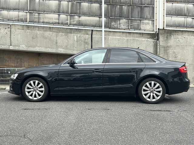 アウディ Ａ４ 2．0 TFSI クワトロ 愛知県 2012(平24)年 12.7万km ファントムブラックパールエフェクト 純正HDDナビ/フルセグTV・CD・DVD・Bluetooth・SD/前席パワーシート/Rライン専用サスペンション（純正サスペンションあり）/パークトロニック/パドルシフト/HIDヘッドライト/オートライト/本革巻きステアリング/アイドリングストップ/ビルトインETC/プッシュスタート/ISOFIX/電動格納ミラー/横滑り防止機能/純正フロアマット