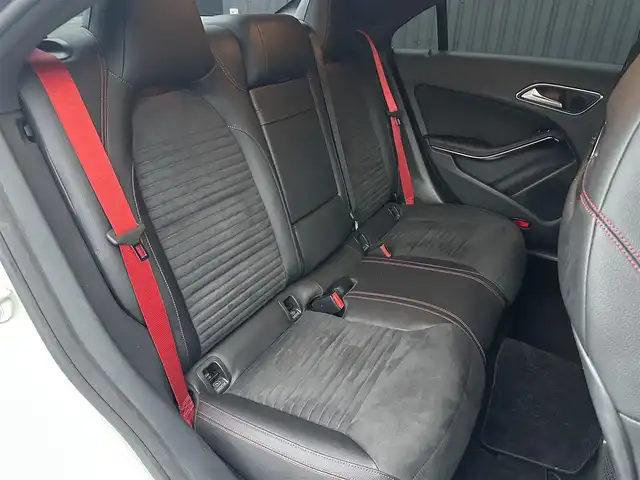 メルセデス・ベンツ ＣＬＡ２５０ シュポルト 4MATIC 福島県 2016(平28)年 6.3万km カルサイトホワイト レーダーセーフティパッケージ/パナメリカーナグリル/純正ナビ/バックカメラ/AppleCarPlay/フルセグTV/キーレスゴー/黒ハーフレザーシート/パワーシート/シートヒーター/ETC/ダイナミックセレクト/コーナーセンサー/アイドリングストップ/パドルシフト/純正18インチAW/取扱説明書/保証書/スペアキー