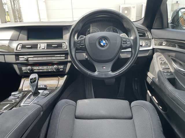 ＢＭＷ ５２３ｄ ブルーパフォーマンス Mスポーツ 静岡県 2013(平25)年 6万km アルピンホワイトⅢ 純正18インチアルミホイール/前席パワーシート/HIDライト/パドルシフト/アイドリングストップ/スマートキー/プッシュスタート/ビルトインETC/クルーズコントロール/新車時保証書/取扱説明書