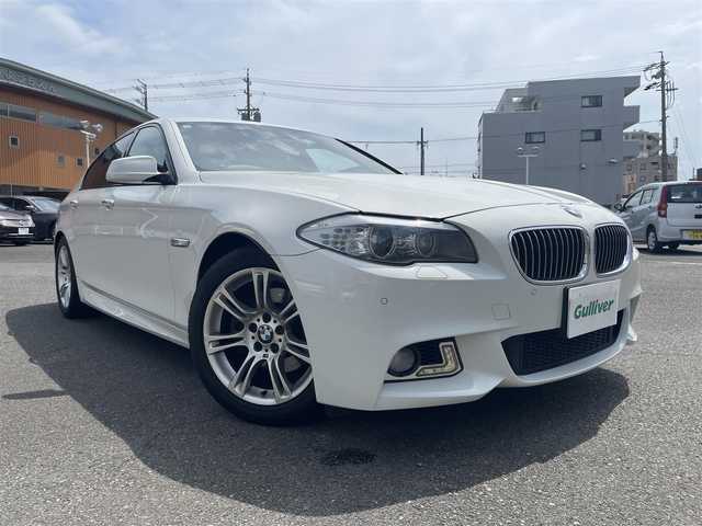 ＢＭＷ ５２３ｄ ブルーパフォーマンス Mスポーツ 静岡県 2013(平25)年 6万km アルピンホワイトⅢ 純正18インチアルミホイール/前席パワーシート/HIDライト/パドルシフト/アイドリングストップ/スマートキー/プッシュスタート/ビルトインETC/クルーズコントロール/新車時保証書/取扱説明書