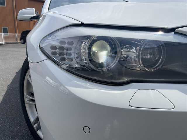 ＢＭＷ ５２３ｄ ブルーパフォーマンス Mスポーツ 静岡県 2013(平25)年 6万km アルピンホワイトⅢ 純正18インチアルミホイール/前席パワーシート/HIDライト/パドルシフト/アイドリングストップ/スマートキー/プッシュスタート/ビルトインETC/クルーズコントロール/新車時保証書/取扱説明書