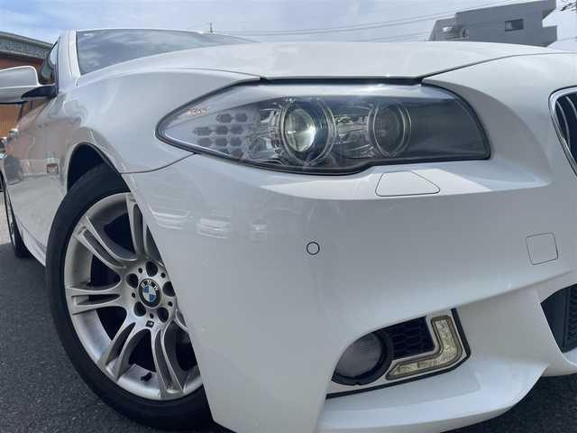 ＢＭＷ ５２３ｄ ブルーパフォーマンス Mスポーツ 静岡県 2013(平25)年 6万km アルピンホワイトⅢ 純正18インチアルミホイール/前席パワーシート/HIDライト/パドルシフト/アイドリングストップ/スマートキー/プッシュスタート/ビルトインETC/クルーズコントロール/新車時保証書/取扱説明書