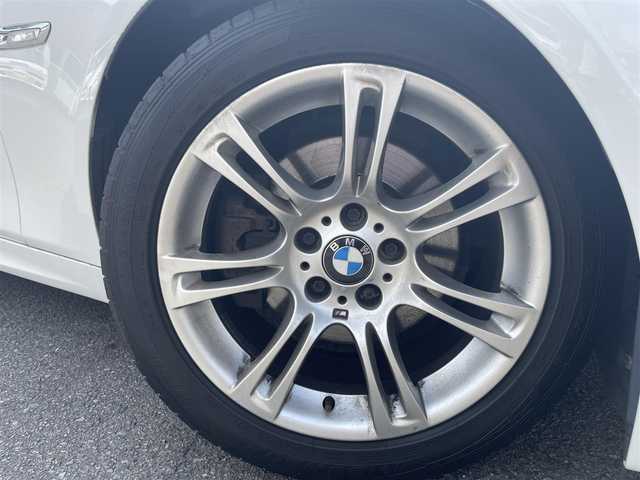 ＢＭＷ ５２３ｄ ブルーパフォーマンス Mスポーツ 静岡県 2013(平25)年 6万km アルピンホワイトⅢ 純正18インチアルミホイール/前席パワーシート/HIDライト/パドルシフト/アイドリングストップ/スマートキー/プッシュスタート/ビルトインETC/クルーズコントロール/新車時保証書/取扱説明書