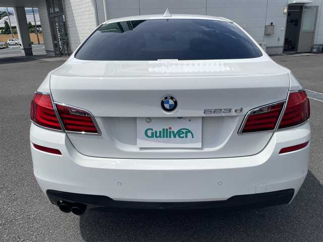 ＢＭＷ ５２３ｄ ブルーパフォーマンス Mスポーツ 静岡県 2013(平25)年 6万km アルピンホワイトⅢ 純正18インチアルミホイール/前席パワーシート/HIDライト/パドルシフト/アイドリングストップ/スマートキー/プッシュスタート/ビルトインETC/クルーズコントロール/新車時保証書/取扱説明書