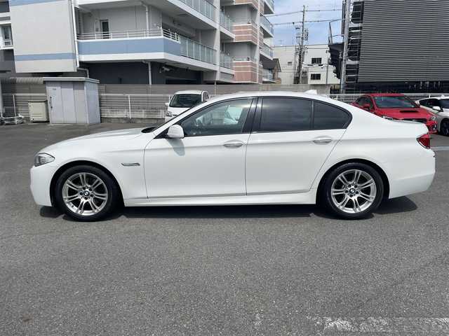 ＢＭＷ ５２３ｄ ブルーパフォーマンス Mスポーツ 静岡県 2013(平25)年 6万km アルピンホワイトⅢ 純正18インチアルミホイール/前席パワーシート/HIDライト/パドルシフト/アイドリングストップ/スマートキー/プッシュスタート/ビルトインETC/クルーズコントロール/新車時保証書/取扱説明書