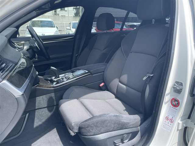 ＢＭＷ ５２３ｄ ブルーパフォーマンス Mスポーツ 静岡県 2013(平25)年 6万km アルピンホワイトⅢ 純正18インチアルミホイール/前席パワーシート/HIDライト/パドルシフト/アイドリングストップ/スマートキー/プッシュスタート/ビルトインETC/クルーズコントロール/新車時保証書/取扱説明書