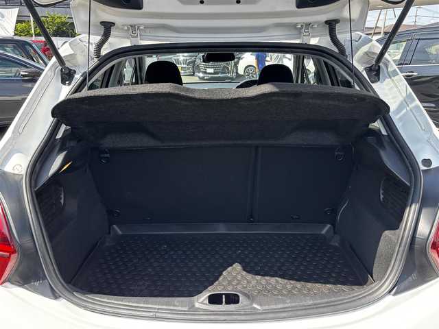 プジョー ２０８ アリュール 熊本県 2016(平28)年 9.9万km 白 純正ナビ/【ＡＭ／ＦＭ／ＵＳＢ／ＢＴ】/バックカメラ/パーキングセンサー/ＥＴＣ/前方ドライブレコーダー/純正16インチアルミホイール/ＨＩＤヘッドライト/オートライト/フォグランプ/ヘッドライトレベライザー/純正フロアマット/純正ドアバイザー/取扱説明書/スペアキー