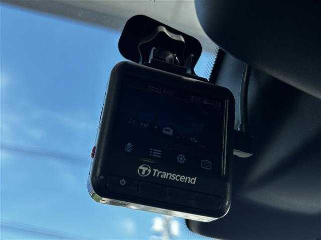 プジョー ２０８ アリュール 熊本県 2016(平28)年 9.9万km 白 純正ナビ/【ＡＭ／ＦＭ／ＵＳＢ／ＢＴ】/バックカメラ/パーキングセンサー/ＥＴＣ/前方ドライブレコーダー/純正16インチアルミホイール/ＨＩＤヘッドライト/オートライト/フォグランプ/ヘッドライトレベライザー/純正フロアマット/純正ドアバイザー/取扱説明書/スペアキー