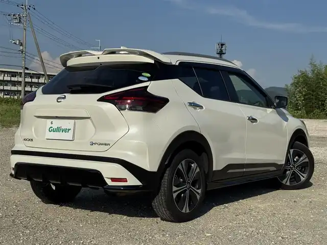 日産 キックス X ツートーンインテリアED 兵庫県 2021(令3)年 3.5万km ブリリアントホワイトパール 純正9インチナビ/全方位モニター/デジタルインナーミラー/ETC/純正OPフルエアロ(F/S/RU/R)/Bluetooth接続可/フルセグTV/レザーシート(黒/オレンジ)/プロパイロット/ステリモ/AUTOライト/ステアリングヒーター