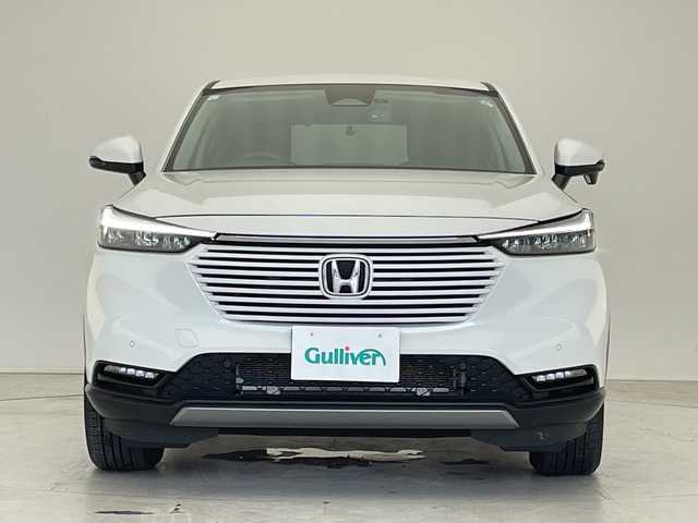 ホンダ ヴェゼル G 愛知県 2023(令5)年 2.8万km プラチナホワイトパール 純正9型ディズプレイオーディオナビ/レーダークルーズコントロール/バックカメラ/コーナーセンサー/純正アルミホイール/ETC2.0/レーンキープアシスト/ダウンヒルアシストコントロール/オートマチックハイビーム/ワイヤレス充電器/ドライブレコーダー/衝突軽減システム/Bluetooth/フルセグ/ステアリングスイッチ/スマートキー/プッシュスタート