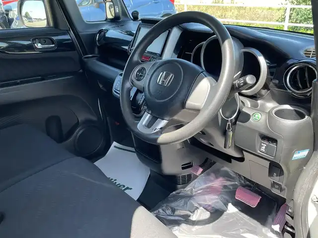 ホンダ Ｎ ＢＯＸ ＋ カスタム G Aパッケージ 佐賀県 2014(平26)年 12.9万km プレミアムホワイトパール 社外メモリーナビゲーション/・フルセグTV/CD/DVD/SD/Bluetooth/パイオニア製フロントツイーター/シティブレーキアクティブシステム/横滑り防止装置/片側パワースライドドア/ISOFIX対応/ステアリングリモコン/純正15インチアルミホイール/純正キセノンヘッドライト/純正フォグランプ/純正フロアマット/純正ドアバイザ―/取扱説明書