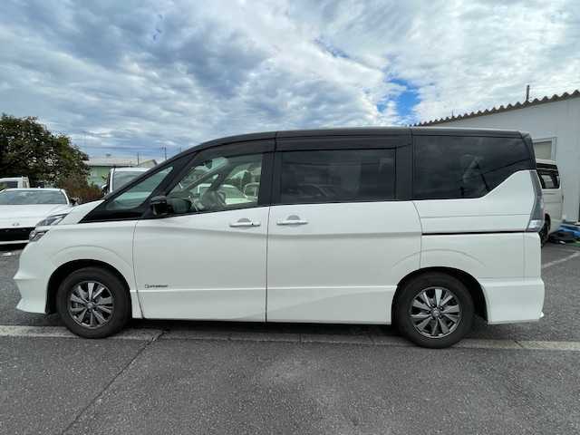 日産 セレナ e－パワー ハイウェイスター V 神奈川県 2019(平31)年 8.6万km ブリリアントホワイトパール 2トーン ワンオーナー/フルセグテレビ/フリップダウンモニター/クルーズコントロール/プッシュスタート/両側パワースライドドア/ETC