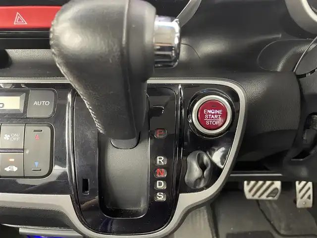 ホンダ Ｎ ＢＯＸ カスタム G ターボSSパッケージ 大分県 2014(平26)年 10.1万km クリスタルブラックパール 社外SDナビ/（フルセグ/Bluetooth/CD/DVD)/バックカメラ/クルーズコントロール/両側パワースライドドア/前方ドライブレコーダー/パドルシフト/ステアリングスイッチ/黒革調シートカバー/スマートキー・プッシュスタート/純正アルミホイール/保証書・取扱説明書