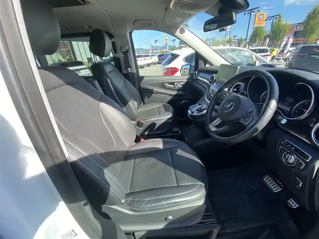 メルセデス・ベンツ Ｖ２２０ d AVGエクストラロング 福岡県 2016(平28)年 5.1万km ロッククリスタルホワイト ・アダプティブクルーズコントロール/・純正ナビ/BT/USB/HDMI/・全方位カメラ/・黒革シート/シートヒーター/エアシート/・ドライブレコーダー/・フルセグ/・ETC/・純正18AW/・LEDライト/・BLIS/・フリップダウンモニター/・保証書/・取扱説明書