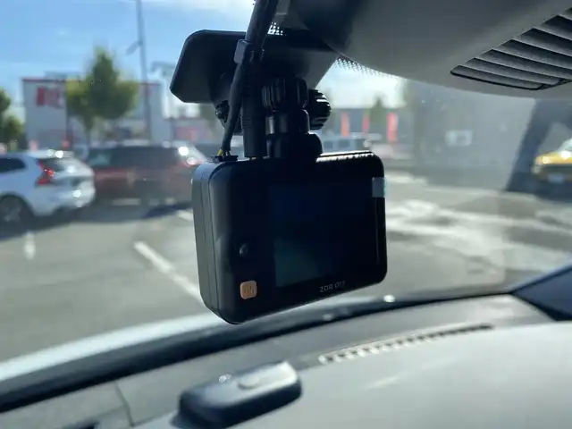 メルセデス・ベンツ Ｖ２２０ d AVGエクストラロング 福岡県 2016(平28)年 5.1万km ロッククリスタルホワイト ・アダプティブクルーズコントロール/・純正ナビ/BT/USB/HDMI/・全方位カメラ/・黒革シート/シートヒーター/エアシート/・ドライブレコーダー/・フルセグ/・ETC/・純正18AW/・LEDライト/・BLIS/・フリップダウンモニター/・保証書/・取扱説明書