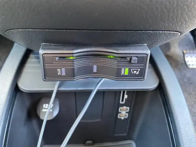 メルセデス・ベンツ Ｖ２２０ d AVGエクストラロング 福岡県 2016(平28)年 5.1万km ロッククリスタルホワイト ・アダプティブクルーズコントロール/・純正ナビ/BT/USB/HDMI/・全方位カメラ/・黒革シート/シートヒーター/エアシート/・ドライブレコーダー/・フルセグ/・ETC/・純正18AW/・LEDライト/・BLIS/・フリップダウンモニター/・保証書/・取扱説明書