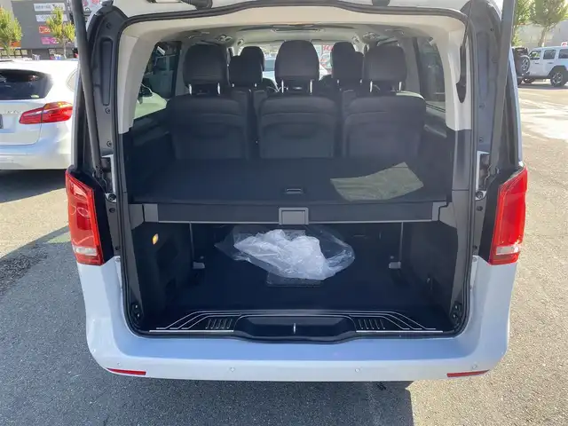 メルセデス・ベンツ Ｖ２２０ d AVGエクストラロング 福岡県 2016(平28)年 5.1万km ロッククリスタルホワイト ・アダプティブクルーズコントロール/・純正ナビ/BT/USB/HDMI/・全方位カメラ/・黒革シート/シートヒーター/エアシート/・ドライブレコーダー/・フルセグ/・ETC/・純正18AW/・LEDライト/・BLIS/・フリップダウンモニター/・保証書/・取扱説明書