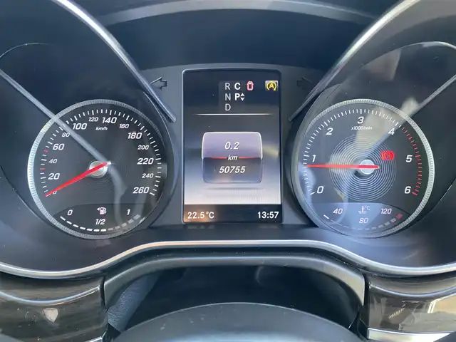 メルセデス・ベンツ Ｖ２２０ d AVGエクストラロング 福岡県 2016(平28)年 5.1万km ロッククリスタルホワイト ・アダプティブクルーズコントロール/・純正ナビ/BT/USB/HDMI/・全方位カメラ/・黒革シート/シートヒーター/エアシート/・ドライブレコーダー/・フルセグ/・ETC/・純正18AW/・LEDライト/・BLIS/・フリップダウンモニター/・保証書/・取扱説明書